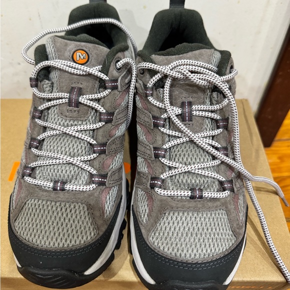 Merrell hiking sneakers (8.5w) - Picture 2 of 6